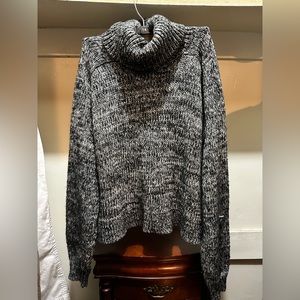 Forever 21 Turtle Sweater - Gray - Size Large